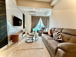 ICC Luxury Suites By Grab A Stay
