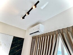 ICC Luxury Suites By Grab A Stay