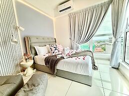 ICC Luxury Suites By Grab A Stay