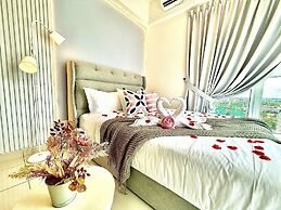 ICC Luxury Suites By Grab A Stay