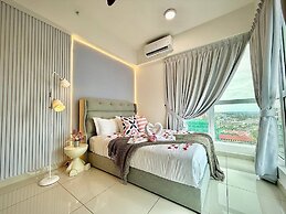 ICC Luxury Suites By Grab A Stay