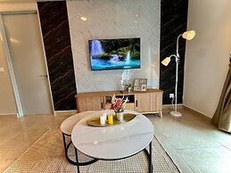 ICC Luxury Suites By Grab A Stay