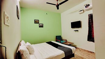 Naadi Grand Inn