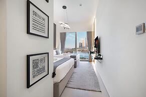 Grande Suites by Hostiva - Burj View