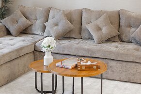Grande Suites by Hostiva - Burj View