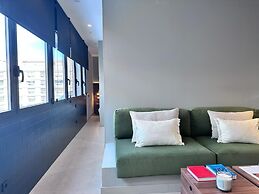 Edmond Vibes Almagro Suites