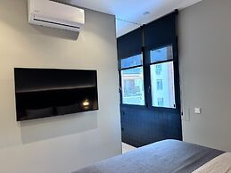 Edmond Vibes Almagro Suites