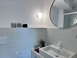 Edmond Vibes Almagro Suites