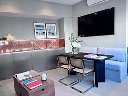 Edmond Vibes Almagro Suites