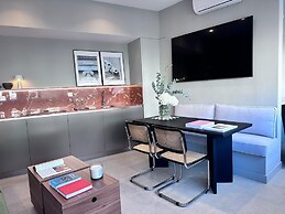 Edmond Vibes Almagro Suites