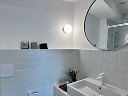 Edmond Vibes Almagro Suites