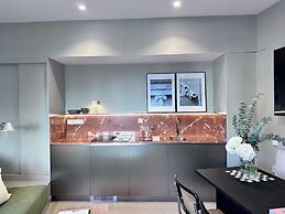 Edmond Vibes Almagro Suites