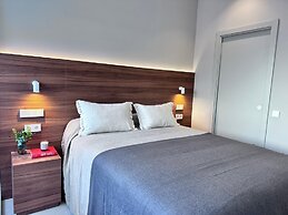Edmond Vibes Almagro Suites