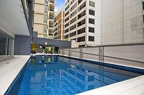 A Comfy 2BR Apt Right Next to Darling Harbour