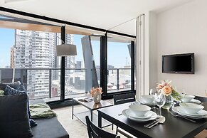 Cozy 2BR Apt, Steps From Melb Central With Parking