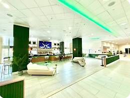 Isla Verde Beachfront Retreat With Parking