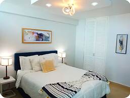 Isla Verde Beachfront Retreat With Parking