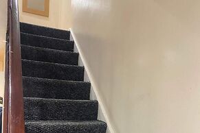 House - Sleeps 8 - Garden - Parking