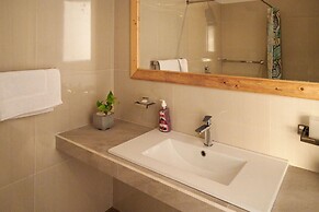 KINGS BAY BEACH RESORT