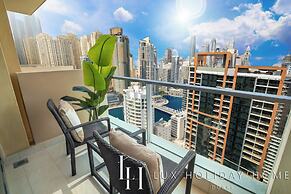 LUX The JW Marina Suite 4