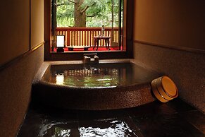 Tonosawa Onsen Yamano Chaya Ryokan