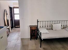 La Casa Nostra Apartments