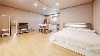 Namhae Chojun Bada Forest Glamping