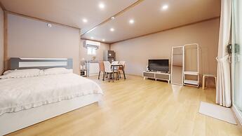 Namhae Chojun Bada Forest Glamping