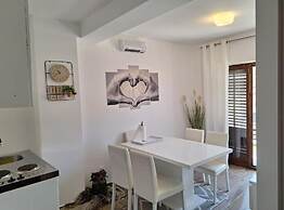 Apartment and Room Mare Vrlika