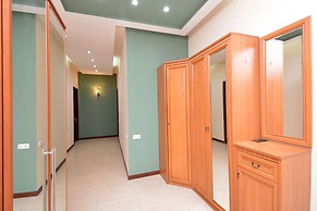 Apartments by Luxe Group DI64