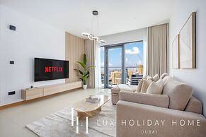 LUX  The Vida Marina Residence