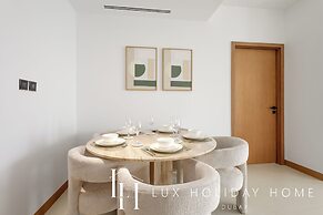LUX  The Vida Marina Residence