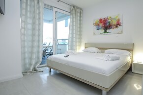 Tomana B Apartments