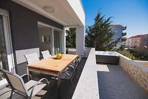 Tomana B Apartments