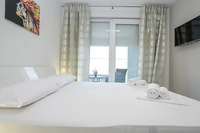 Tomana B Apartments