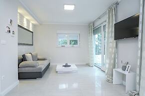 Tomana B Apartments