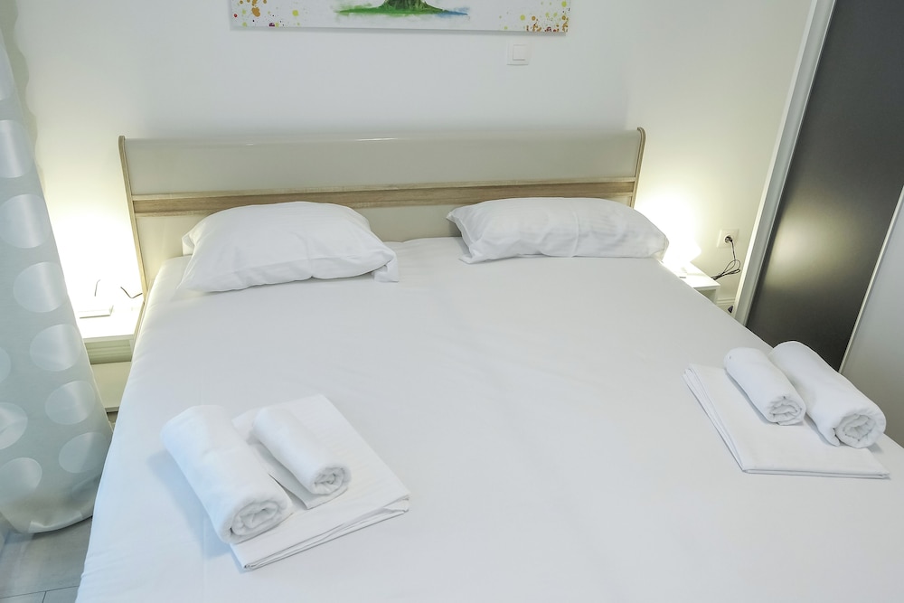 Tomana B Apartments
