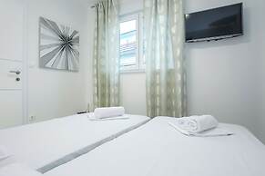 Tomana B Apartments