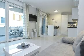 Tomana B Apartments