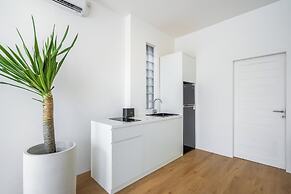 Dreamland Villa with Pool 3 min to Beach