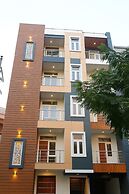 Let'stay- Sector-70 Noida