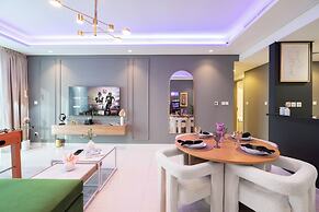 Exclusive Paramount 2BR - Skyline