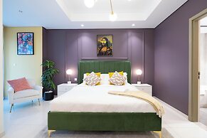 Exclusive Paramount 2BR - Skyline