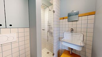 Altido Pleasant 1-bed Flat w Shared Courtyard