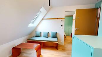 Altido Pleasant 1-bed Flat w Shared Courtyard