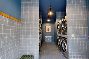 Charming 2-bed Flat w Shared Spaces