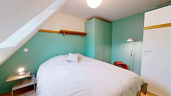 Altido Pleasant 1-bed Flat w Shared Courtyard