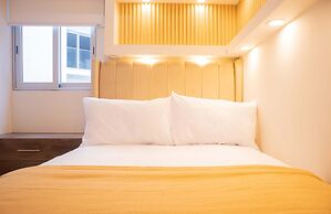 w Bright 3BR w Balcony in Vibrant Miraflores