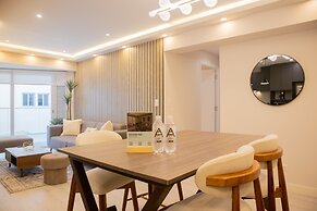 w Bright 3BR w Balcony in Vibrant Miraflores
