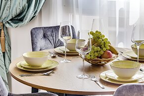 ARI - AFI Mall Luxurious Apartments